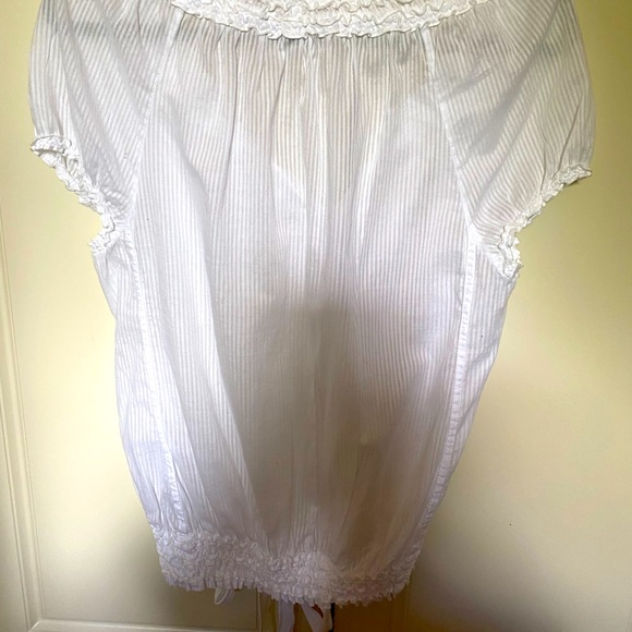 BCBGMAXAZRIA WHITE SEMI-SHEER TOP . - Picture 2 of 12